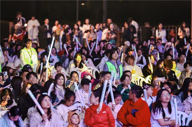 声浪碰撞美妆潮玩 活力唱响青春经济 第四届青春上海大学生音乐节绽放南上海科创中心(图4)