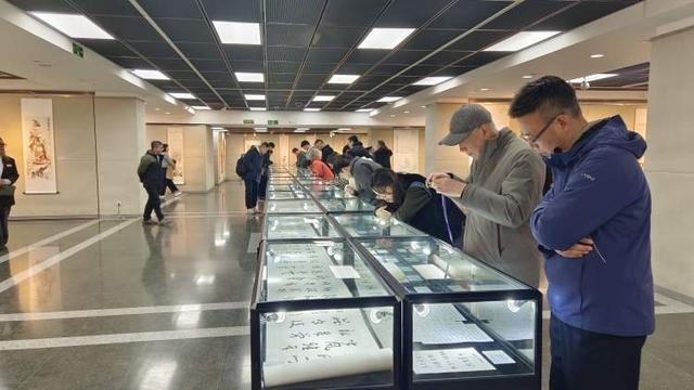 “一门墨香”展览亮相上图：从海上画家、新闻报人到指挥名家这个艺术家族与上海有缘(图9)