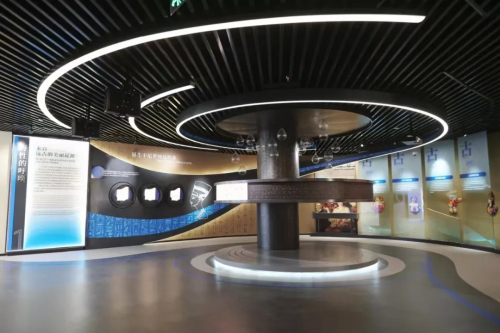 HOURGLASS×双镜智能丨以超拟真AI数字直播焕新马年美妆大场体验