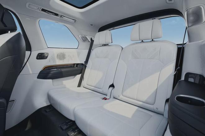 携四大旗舰科技代际领先极氪9X演绎中式豪华新美学(图5)