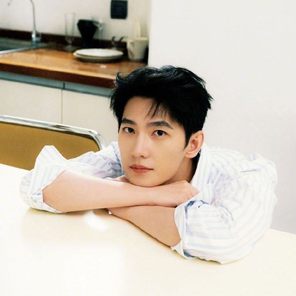 重磅！华为Mate80系列销量破405万 稳坐国产旗舰头把交椅