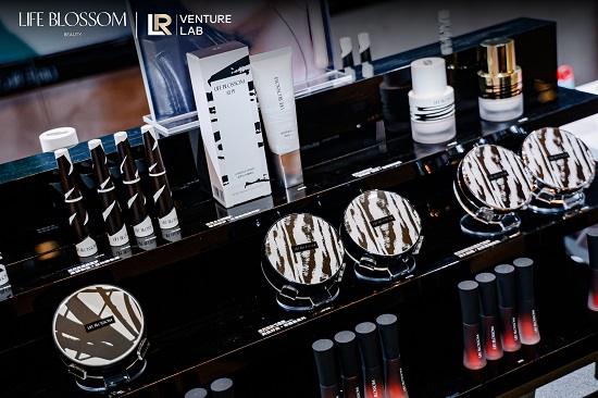 绽界闪耀2026领润生态战略峰会以科技铸就“确定之美”引领美妆新篇(图4)